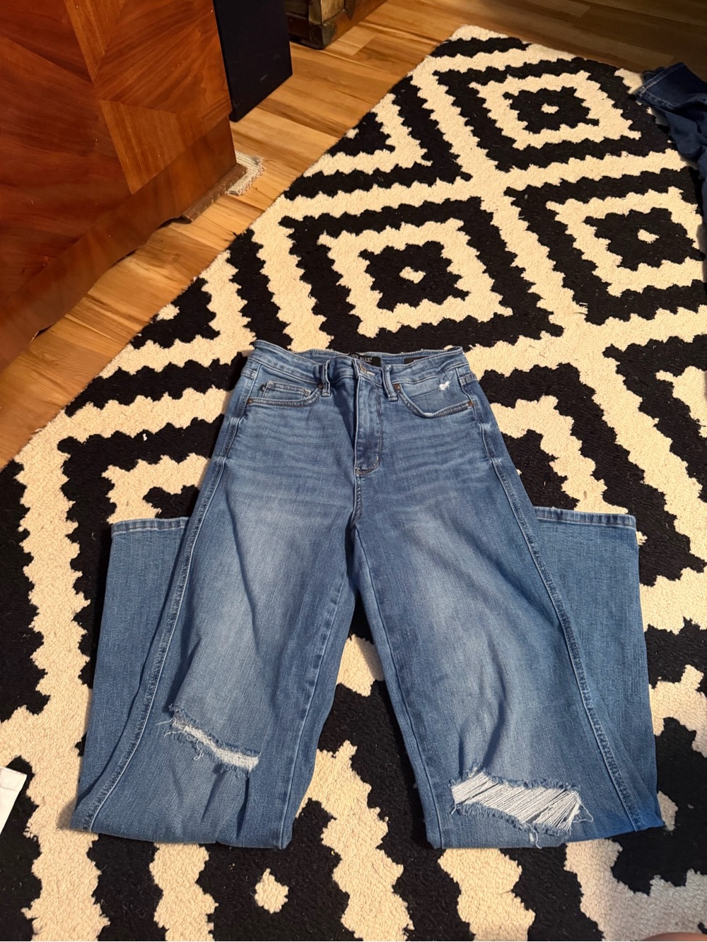 Judy Blue Size 7/28 Classic straight Distressed Women’s Jeans - Light Blue